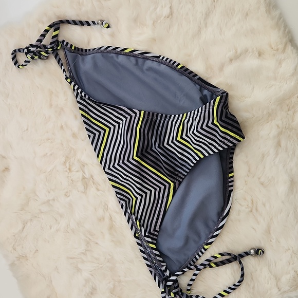 NWOT Converse Swim Bottom - Picture 5 of 6